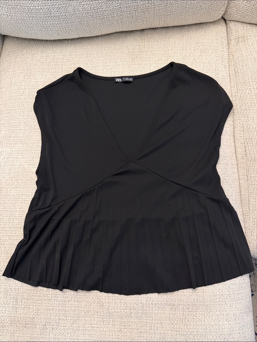 Zara Black V-Neck Pleated Hem Blouse